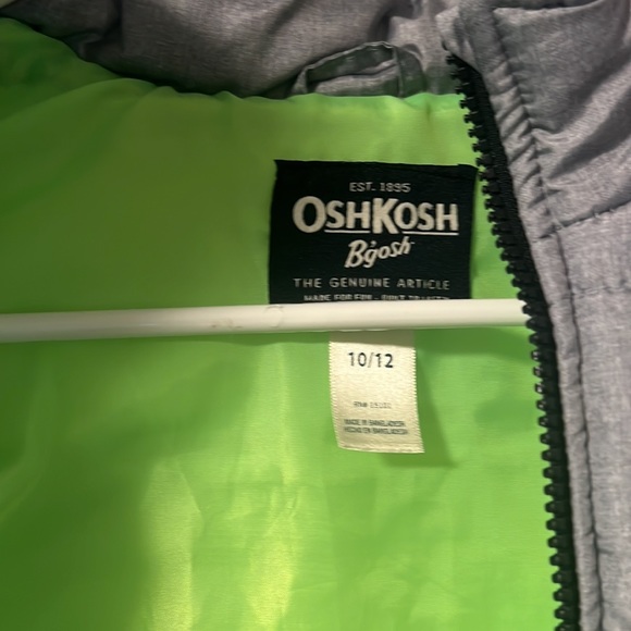 OshKosh B’Gosh Puffer Vest size 8 and 10/12 - Picture 3 of 5